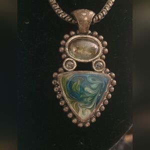 Elegant Silver and Blue Pendant Necklace